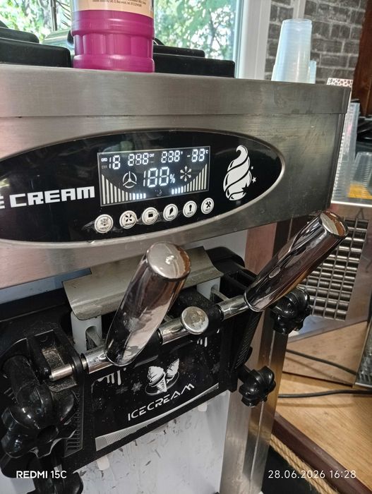 Професионална машина за Сладолед 3 вкуса 2200W