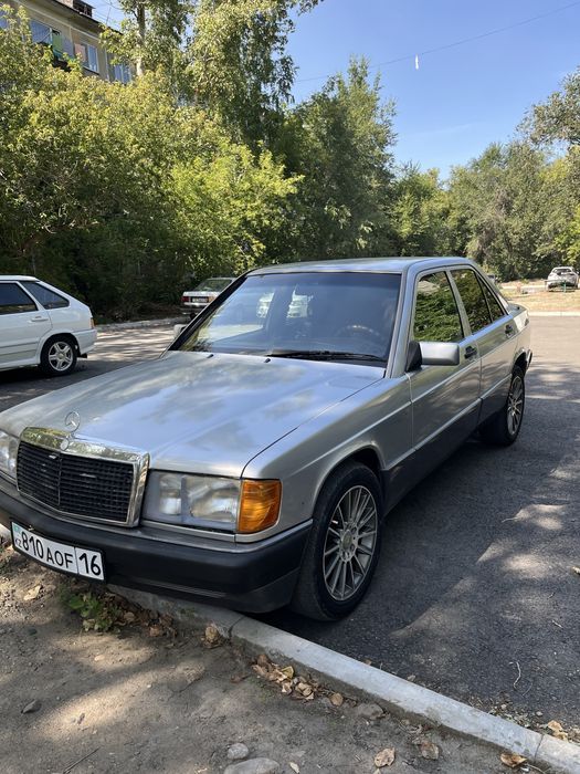 Продам мерс 190.