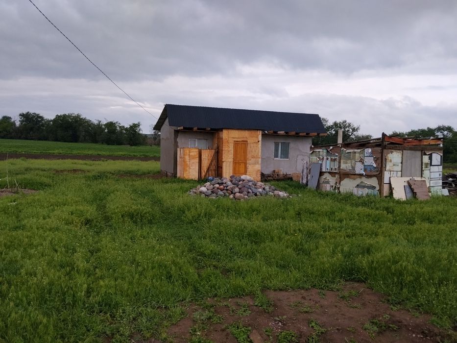 Участок с времянкой срочно