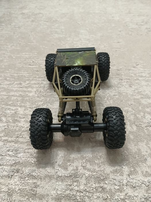 Машинка на пульте управления