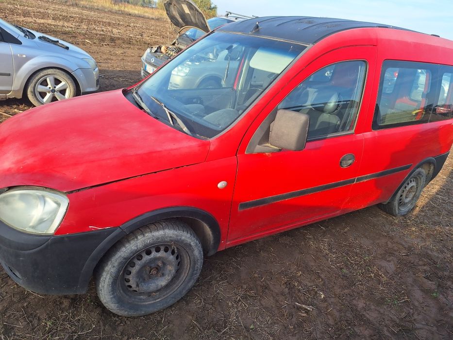 Dezmembrez opel combo