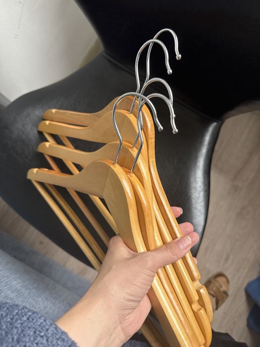 Вешалки деревянные, новые