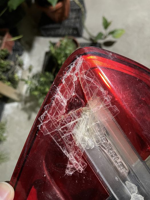 Onix va kobalt orqa fara xadiya qilaman