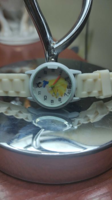 Детские часы, комплект бижутерии.