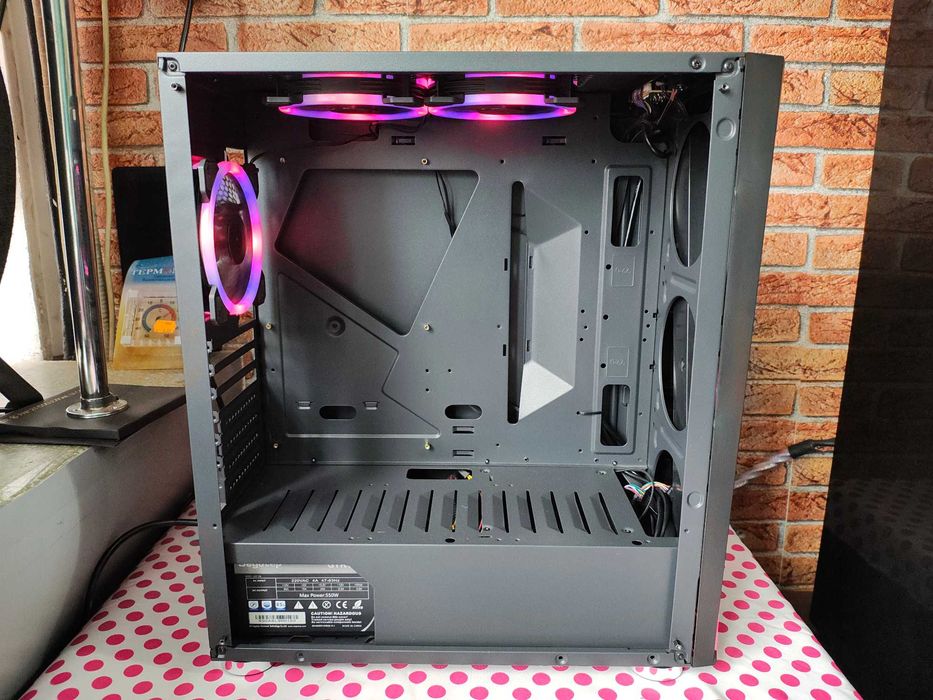 Carcasa PC MYRIA MY8737 RGB.