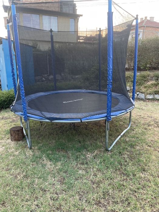 Батут за градина