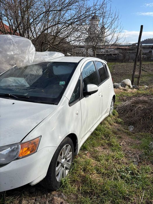 Mitsubishi  Colt /piese dezmebrari