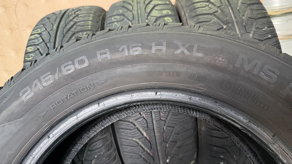 215/60/16 M+S 4 buc Uniroyal