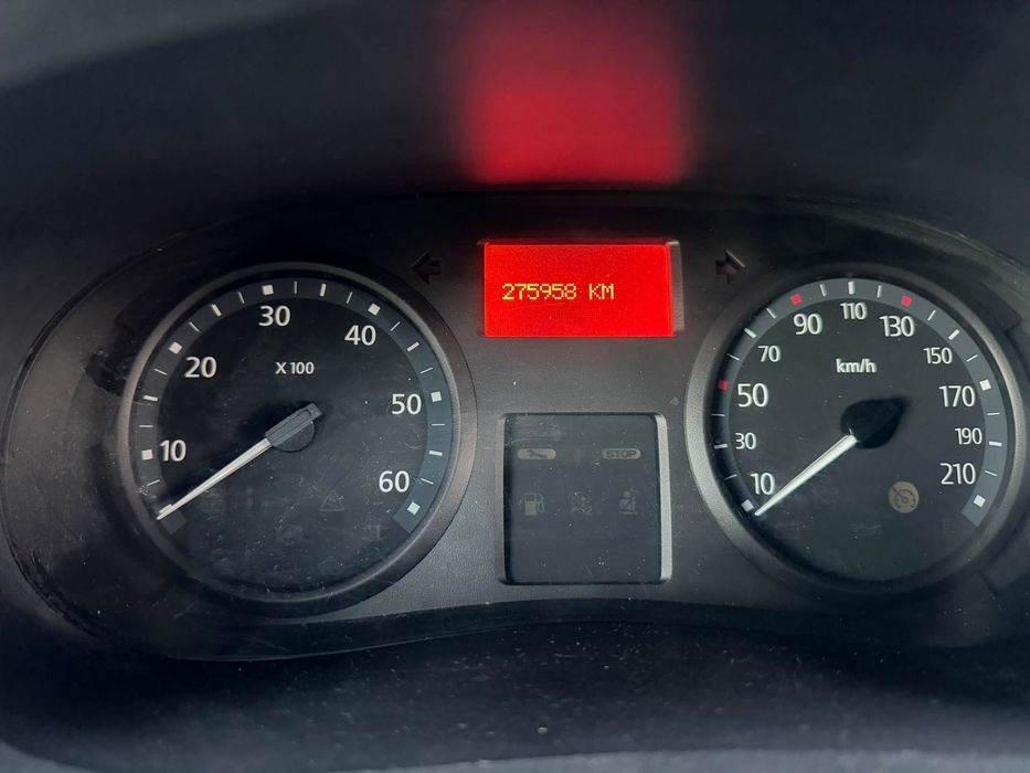Renault Trafic 2.0 dCi • 2013 • 6 locuri • 275.900 km