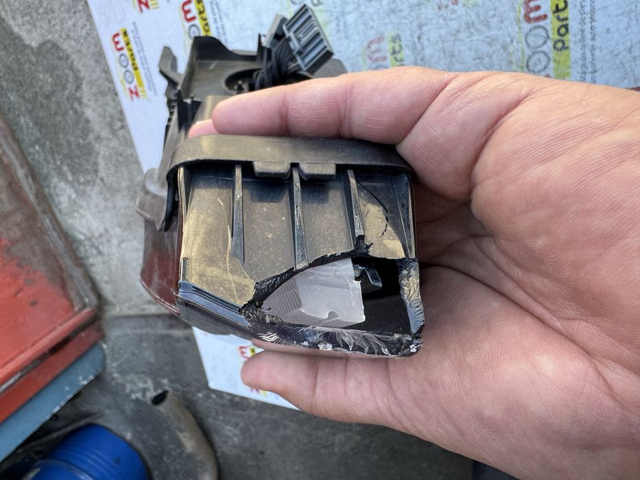 Far dreapta MiD LED cod 31656617 Volvo XC60 R-Design 2018-2023