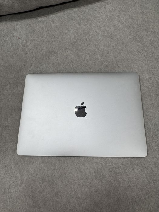 Продам MacBook Pro 13″ на чипе Apple M1.