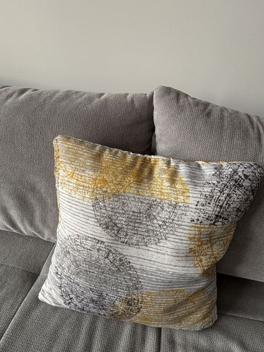 Сив диван за хол