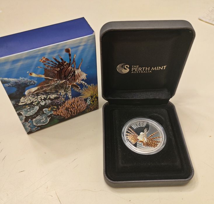 Разные серебряные монеты. Детали в описании.