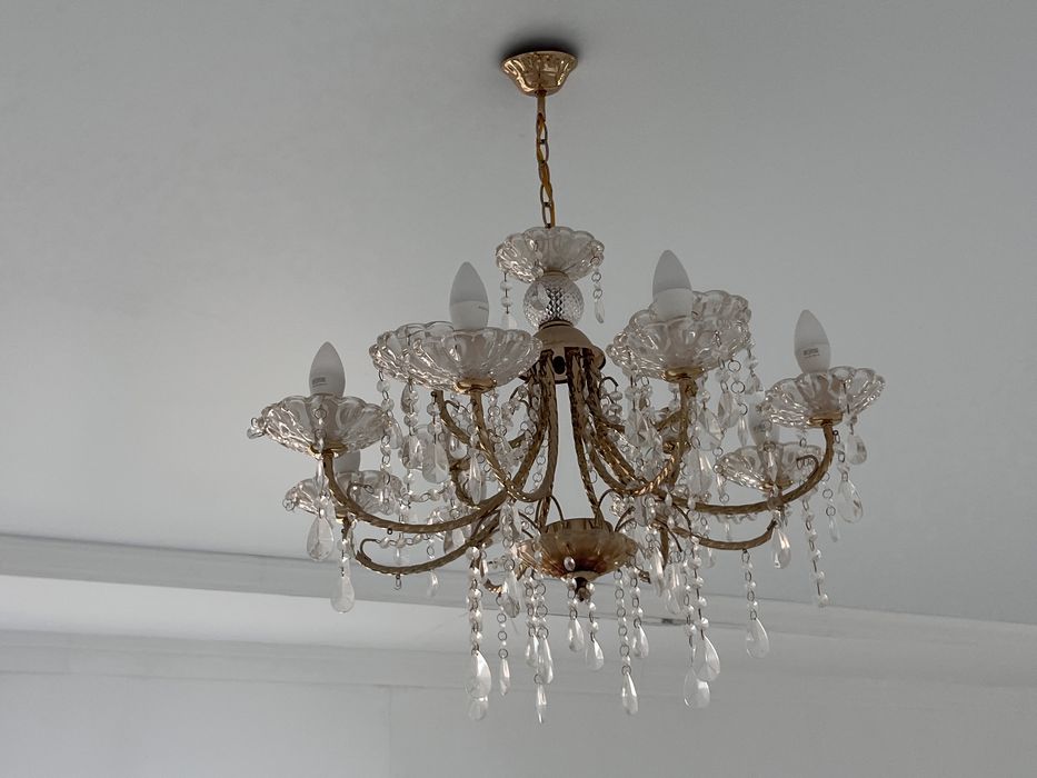 Продам люстра в отличном состояние