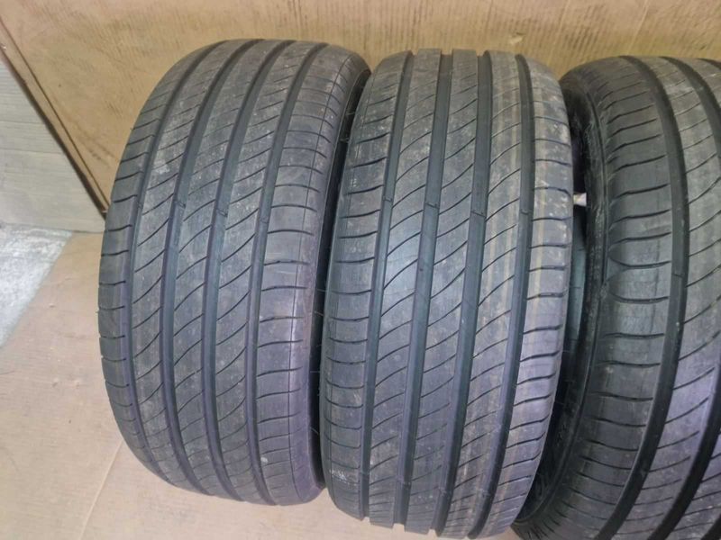 4 Michelin R17 205/45
нови летни гуми
DOT0922