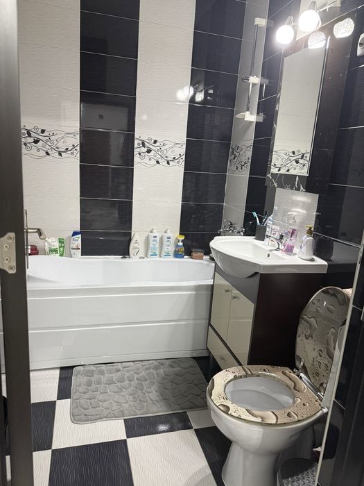 Vand apartament zona Ostroveni