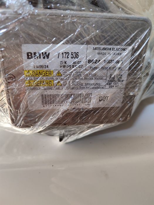 BMW 7.  Фары передние F02 Комплект 2 Фары. Родные немецкие