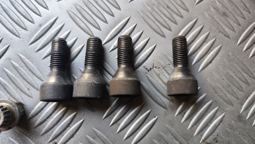 Оригинални секретни болтове за БМВ