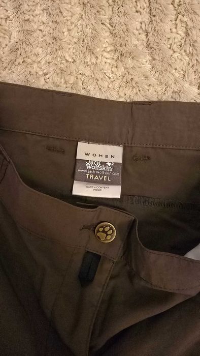 Vând pantaloni  drumeție Jack Wolfskin (DAMA)