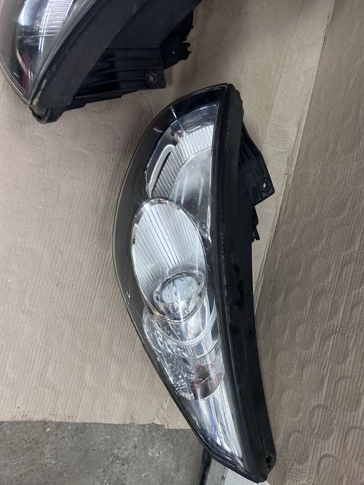 Far stanga dreapta Hyundai ix 35 an 2012