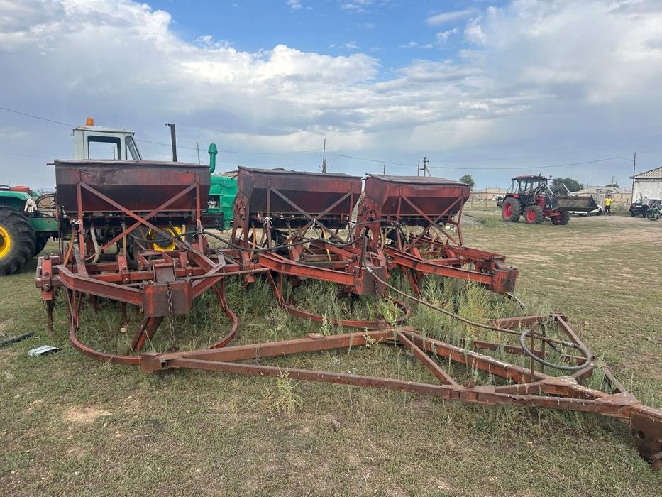 Продаётся трактор