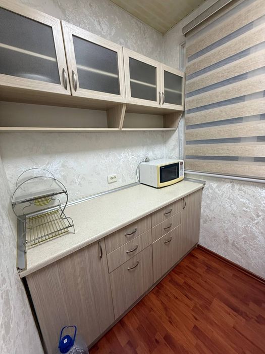 Продаю квартиру в центре ц13 Лабзак 3х комнатную с большим балконом