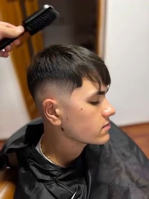 Frizerul Tău Personal | Frizer Domiciliu Sector 4-5 | Tuns Bărbați | Copii | Vârstnici