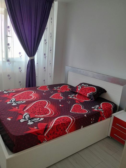 Închiriez apartament