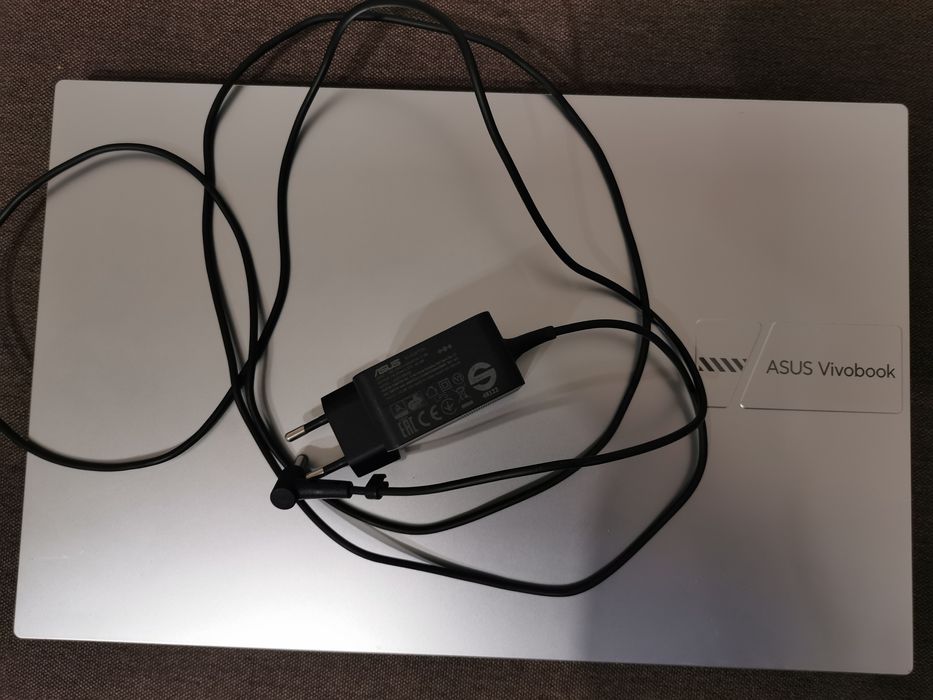 Laptop ASUS Vivobook I3 gen. 12