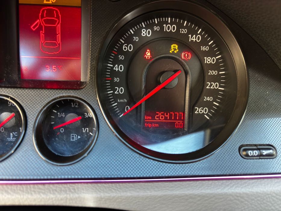 Se vinde Passat b6 1.6 FSI