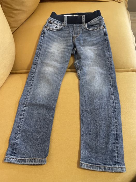 Дъждобран, риза и дънки за момче