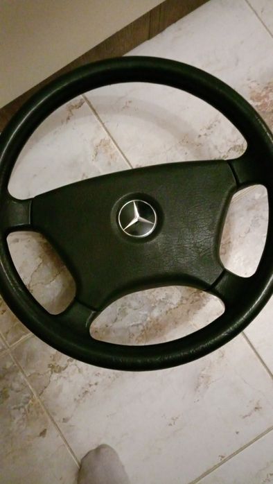 Волан за мерцедес 190!