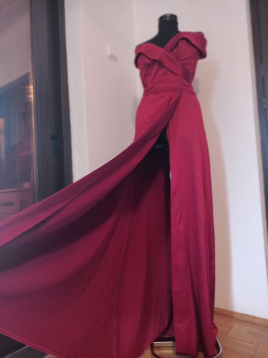 Rochiță grena, de seara