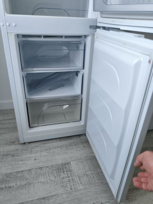 Продаю холодильник