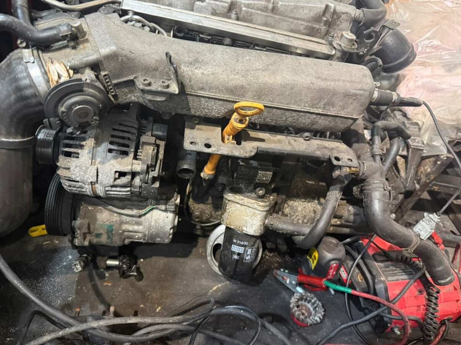 Двигател 1.8Т AGU + кутия 5 степенна ECW