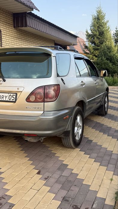 Продам Лексус rx 300 полный привод.