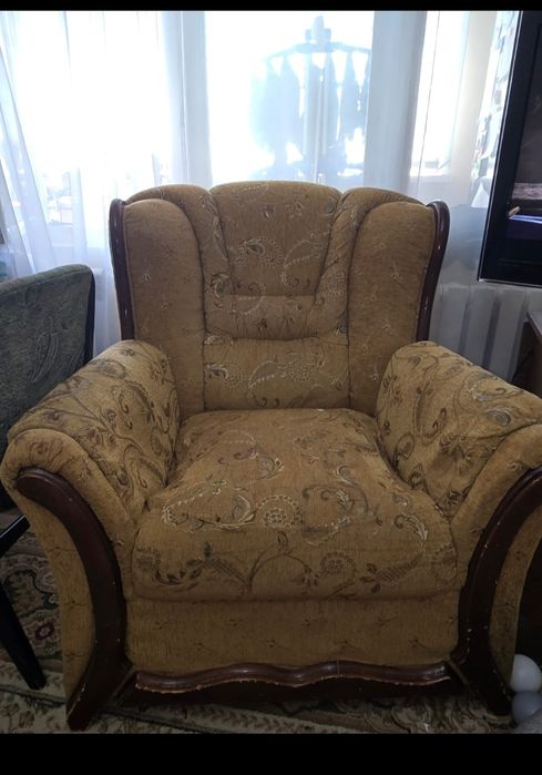 Одам бесплатно Дива , два кресла