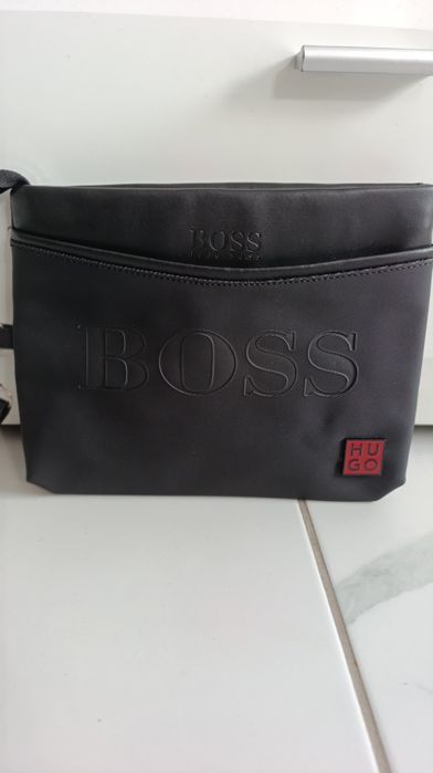 Hugo Boss нова чанта за ръка/под рамо клъч