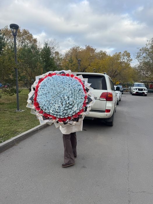 Букет денежный и букет роза