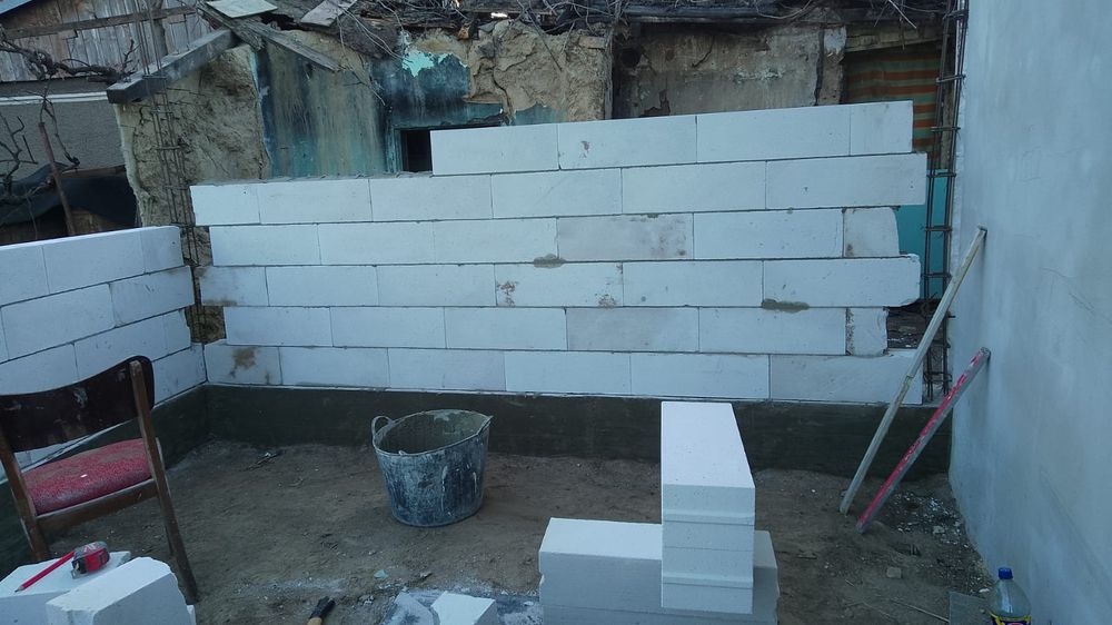 Construcții case și renovări