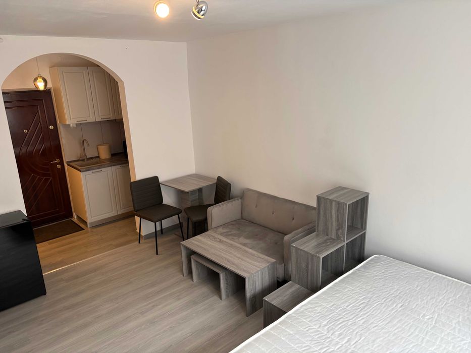 Închiriez garsonieră în Vasile Aaron