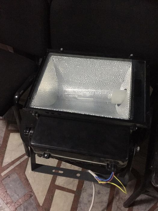 Светильник с металогалогенные лампами