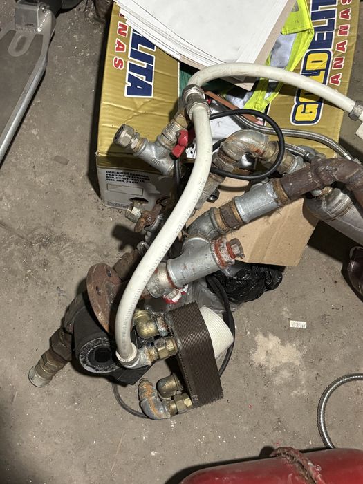 Ansamblu schimbător de căldură + pompă + vas