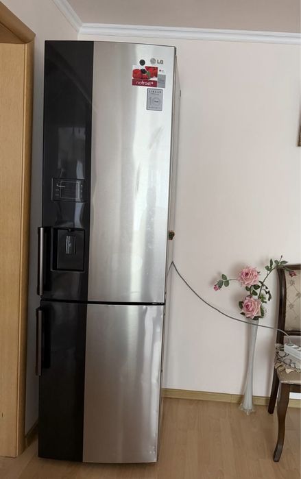 Продам холодильник LG