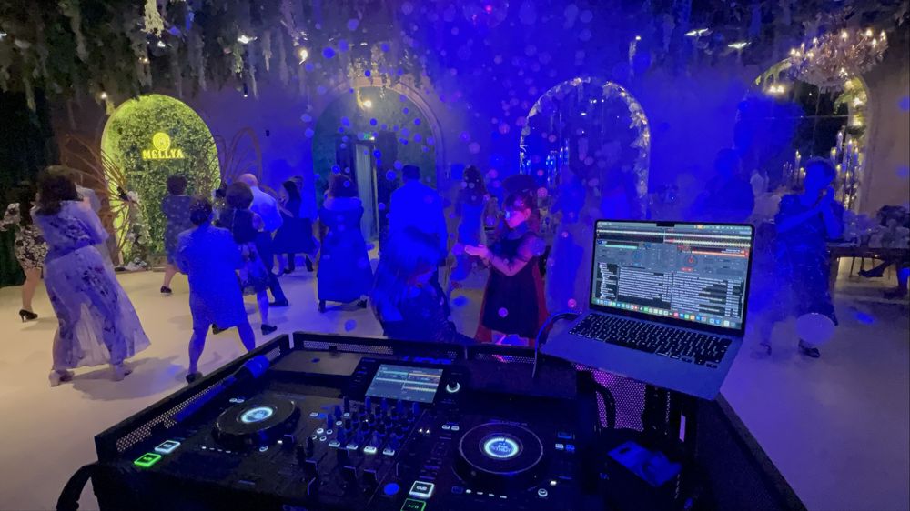 DJ EVENIMENTE BUCURESTI -  Nunta Botez Cununie Majorat Petrecere 2026 | Sonorizare si Efecte de Lumini
