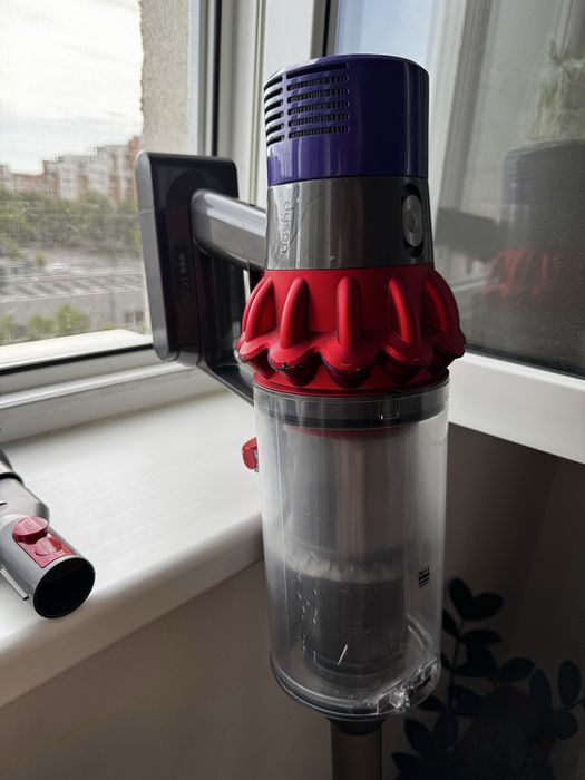 Dyson V10