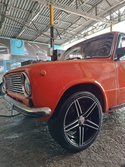 Сотилади ваз-21011