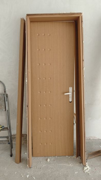 Продавам интериорни врати 3бр