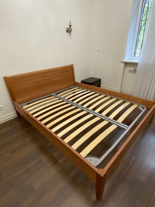 Продается спальный гарнитур