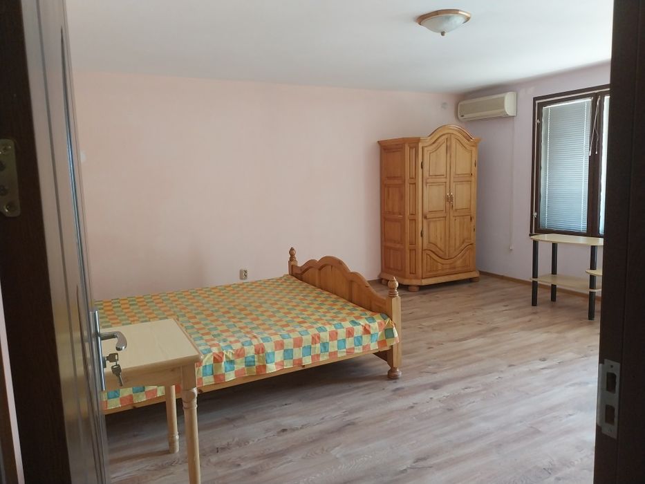 Самостоятелна къща под наем гр.Русе кв.Средна кула